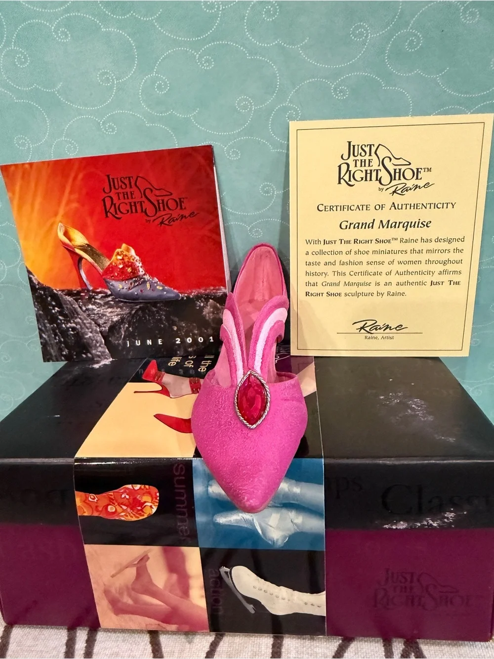 Just the Right Shoe “Grand Marquise” #25126 (2001) Collectible Shoe